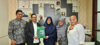 Penyerahan Izin Operasional oleh Kementerian Agama Republik Indonesia